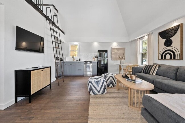 Photo - 1507 Drake Ave