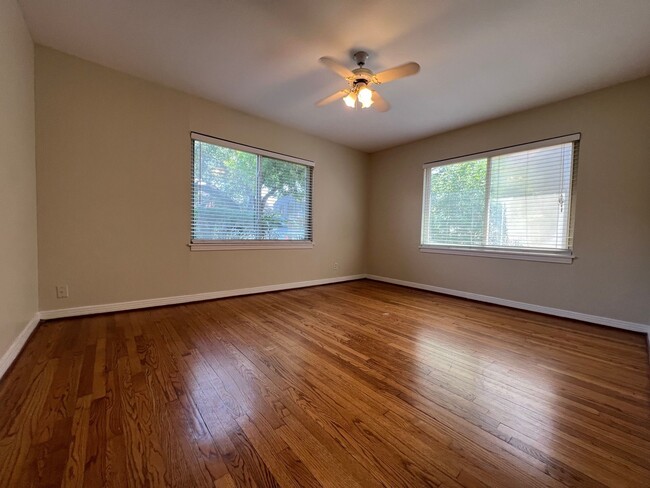 Photo - 2247 Branard St