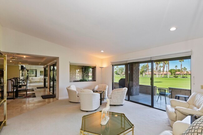 92 Presidio Pl