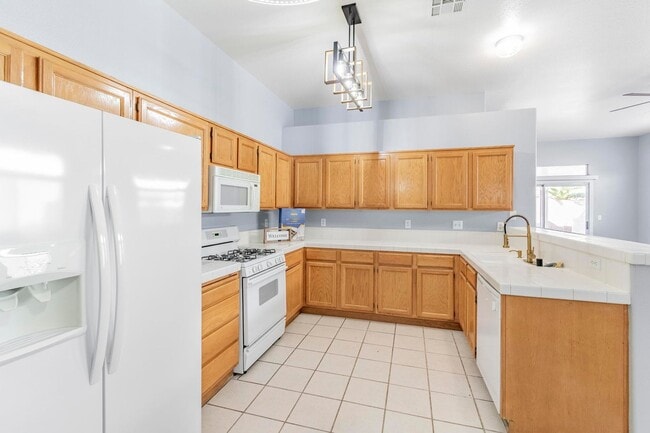 Photo - 1900 square foot home, 4 bedrooms 2 baths