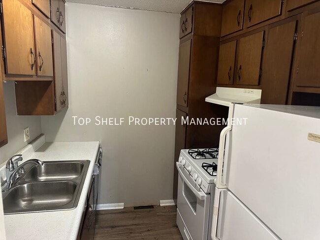 Photo - 3810 SW 12th St Unit 2