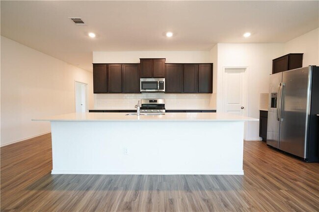 Photo - 933 Wildrye Ct