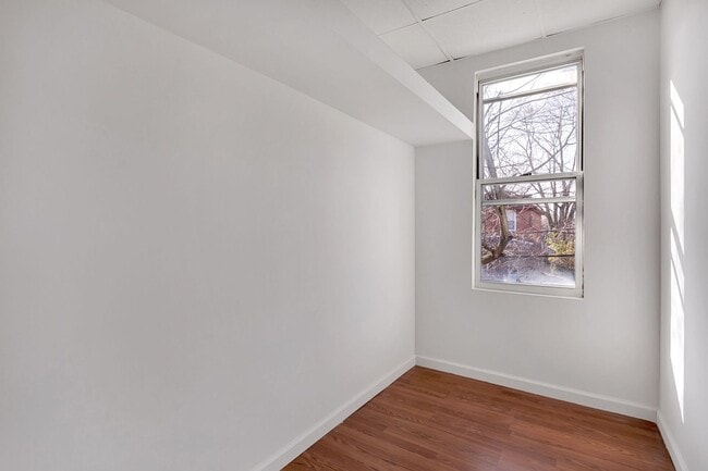 Building Photo - 3711 Orpwood St Unit 2