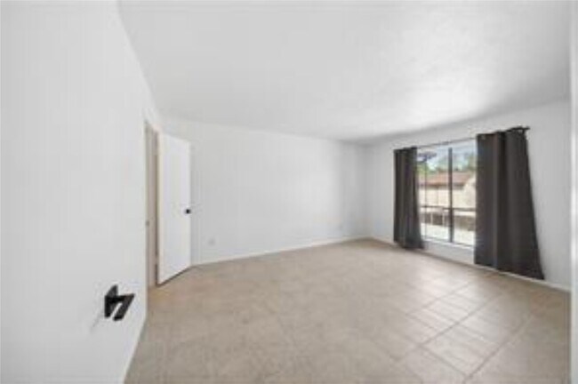 Photo - 5001 Lamonte Ln Unit 101