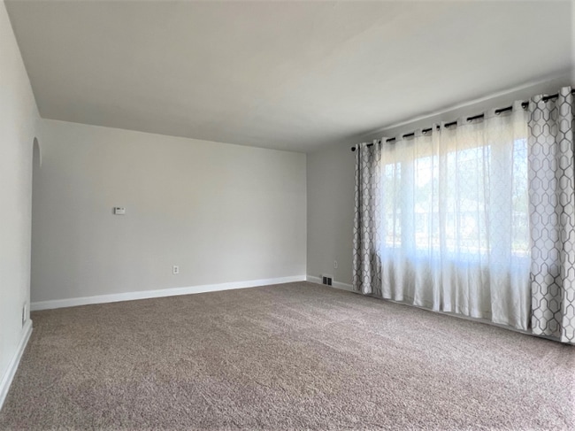 Photo - 108 E Cochran St