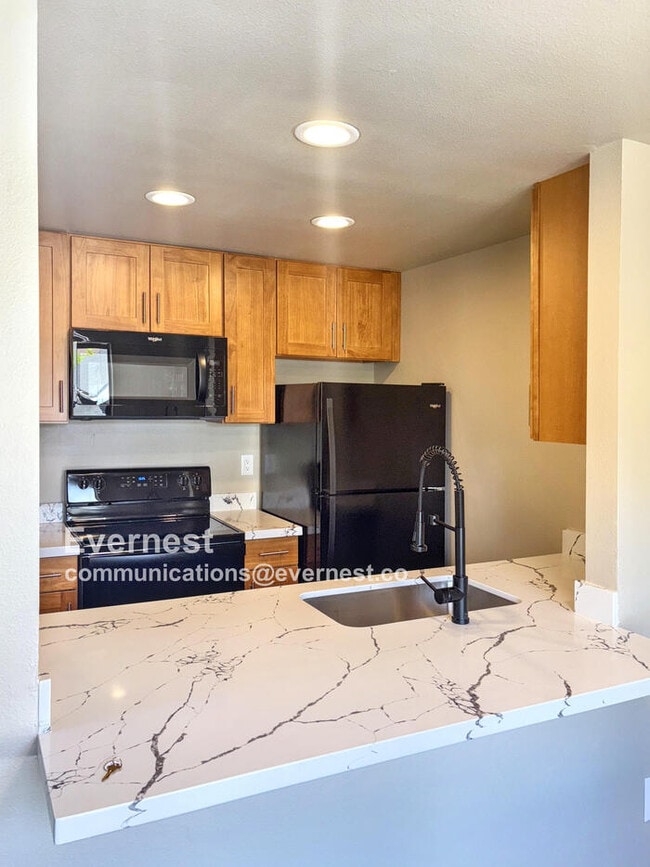 Photo - 428 Burnett Ave S Townhome