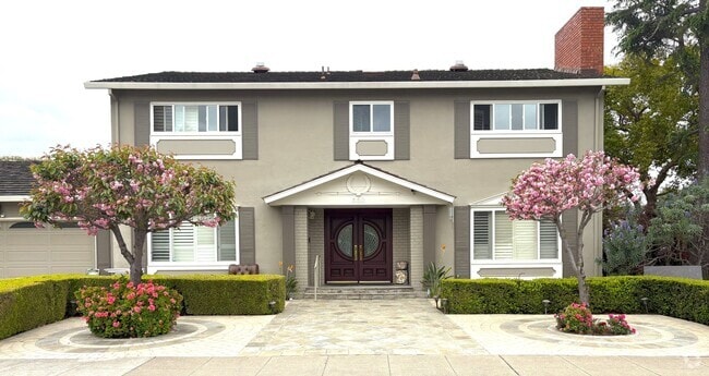 Building Photo - Spacious 4-Bedroom + Office Home in Prime ...
