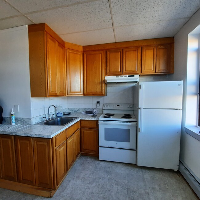 Kitchen - 282 E 3rd St Apartamentos Unidad 3