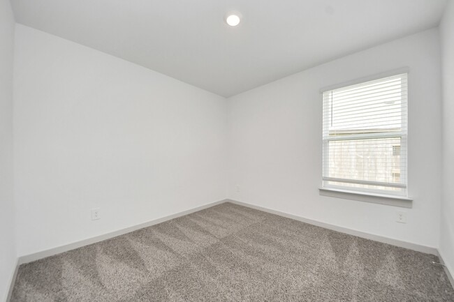 Building Photo - 4911 Pne Hvn Ln Rental