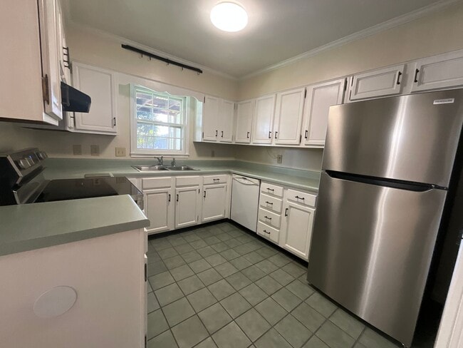 Photo - Lovely 3 Bedroom End Unit in Battle Forest!