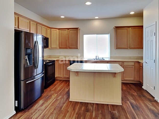 Photo - 1639 182nd St E