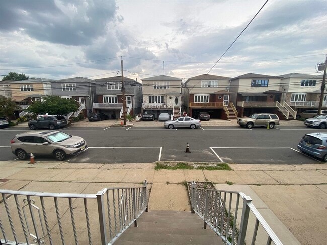Photo - 164 W 18th St Unidad 1 Rental