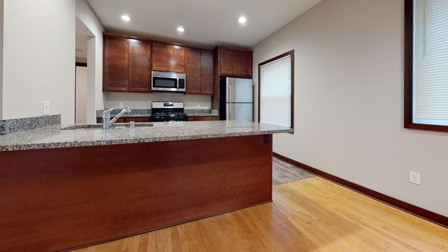 Building Photo - 408-410 SE 8th St