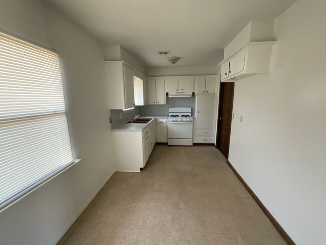 Photo - 3 bed, 1.5 bath, 1 car garage