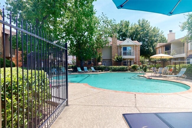Photo - 10615 Briar Forest Dr Unidad 702