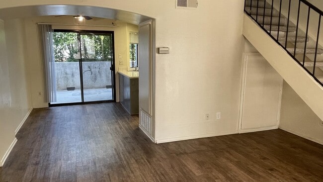 Photo - 707 S Webster Ave Unidad 108