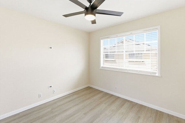 Building Photo - 91-240-552 Makalea St