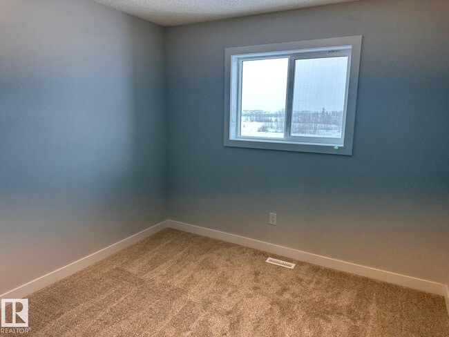 Photo - 3014-3019 9 St NW