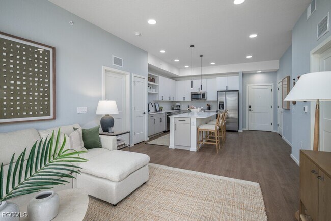 Photo - 8552 Collier Blvd Unidad 1B