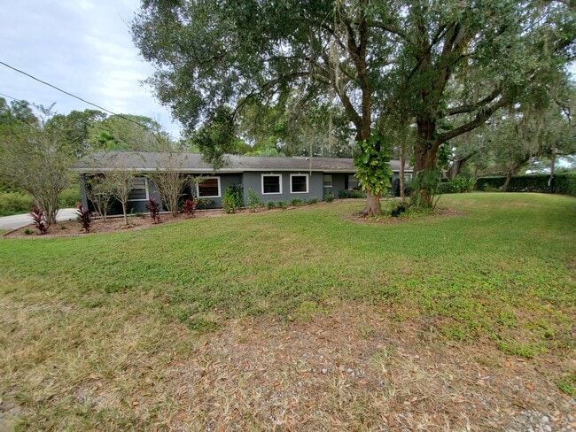 Photo - 820 Crenshaw Lake Rd