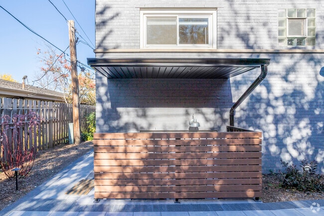 1BR, 1BA - 500SF - Private Entrance