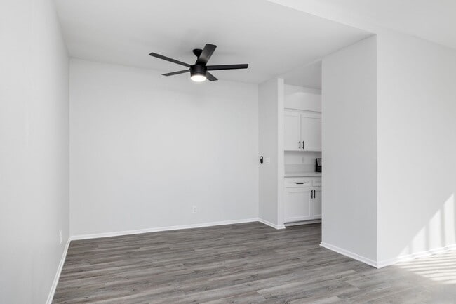 Photo - 1527 Veteran Ave