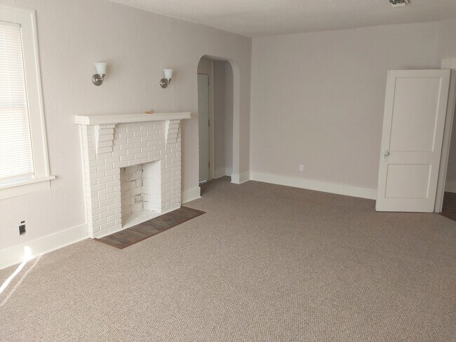 Photo - 1500 Maple St