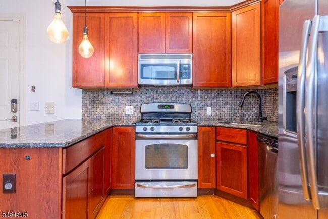 186 Walnut St Unit 110