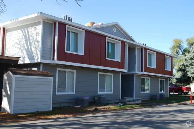 Building Photo - The Boulders Rental