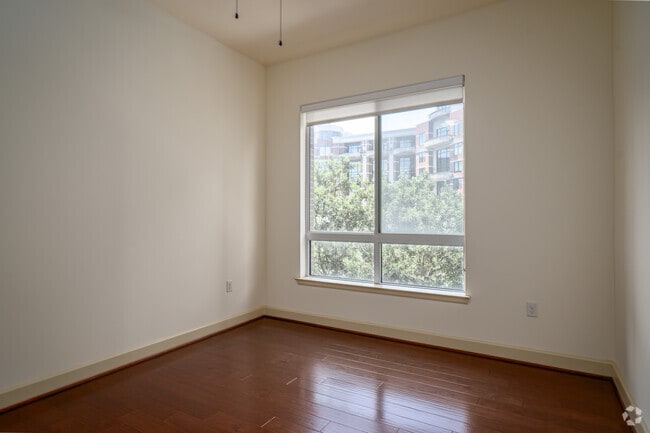 1HAB, 1BA -775 ft² - WaterWall Place