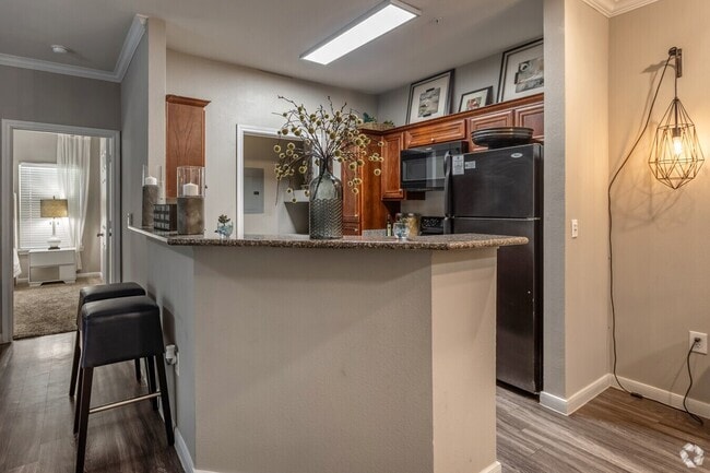 Building Photo - Now Leasing: Affordable Luxury Apartments Unit AAMS2