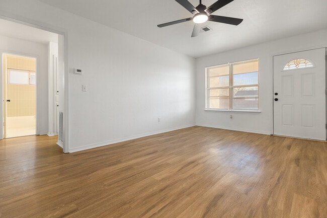 Photo - 753 NW 1st St