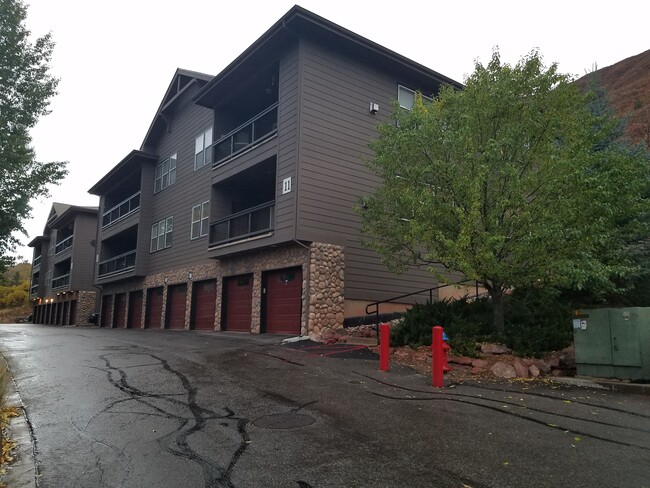 Building Photo - 2701 Midland Avenue Unit 1128 Rental