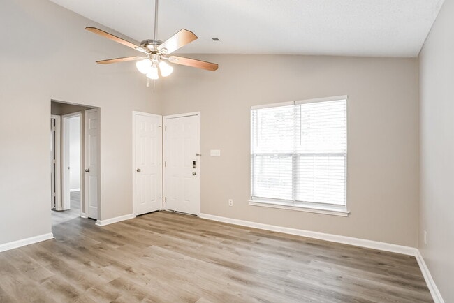 Photo - 941 Milkwood Ln