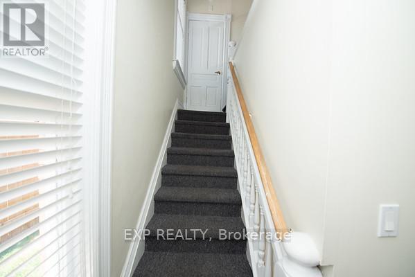 Photo - 56 John St Unité #2