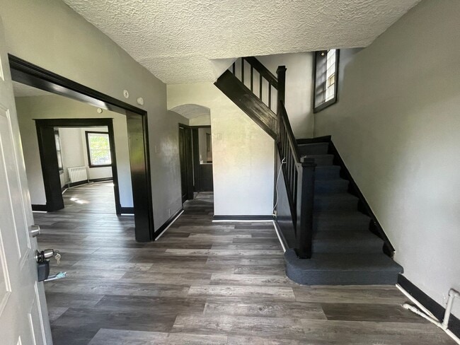 2804 Main St