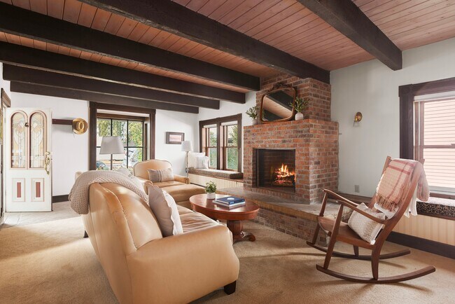 Photo - 214 W Hyman Ave