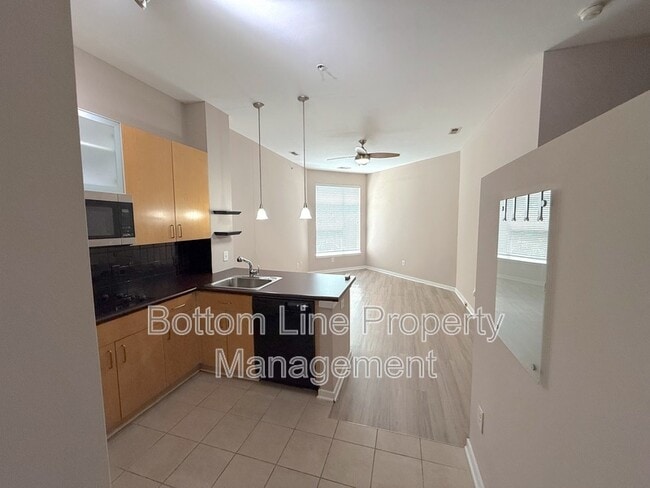 Building Photo - 2125 Southend Dr Unit 245
