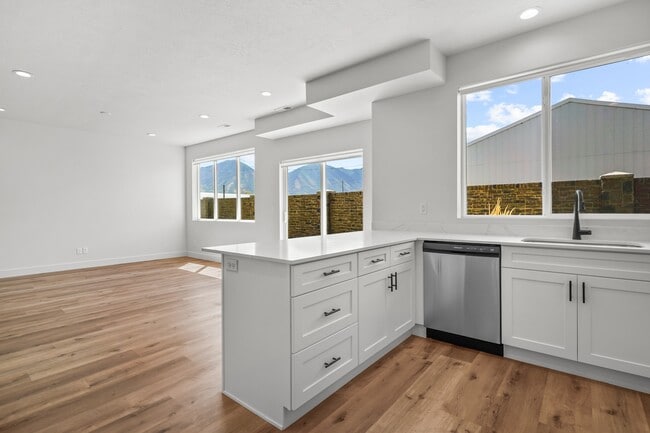 Building Photo - 511 W 1760 N Rental