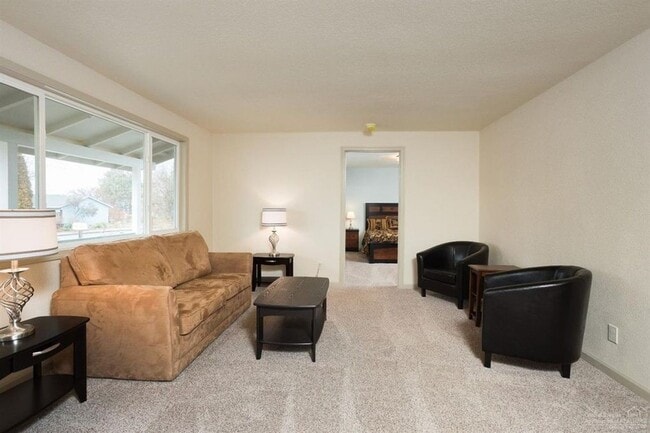 Photo - 1444 NW Canyon Dr