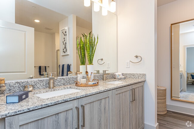 1BR, 1BA - 947SF
