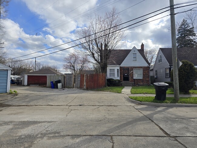 Photo - 10335 Merlin St House