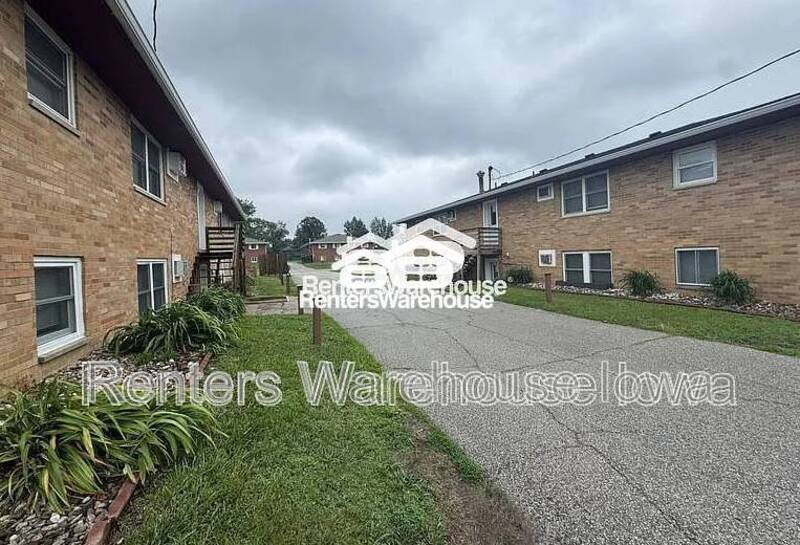 Photo - 114 NW College Ave Unit 2