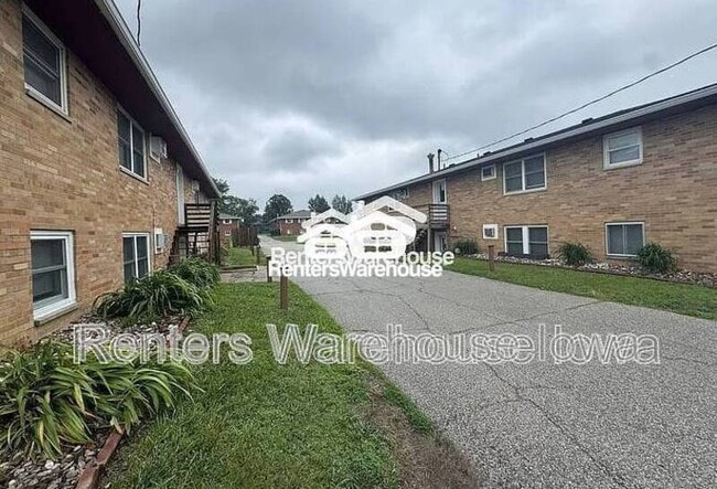 Building Photo - 114 NW College Ave Unit 2