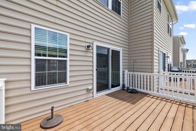 Photo - 110 Topaz Dr