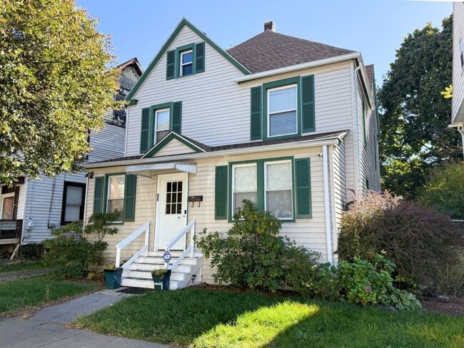 Building Photo - 53 Thorp St