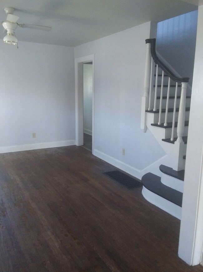Building Photo - 119 s high st Unit 119 S High St Rental