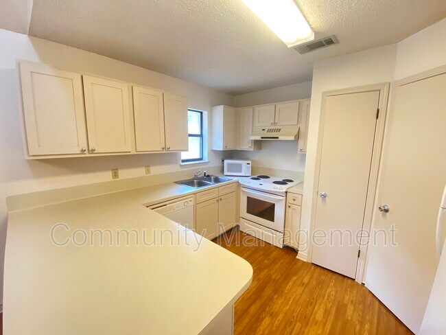 Photo - 5131 Butter Creek Ln Unit Apt 206