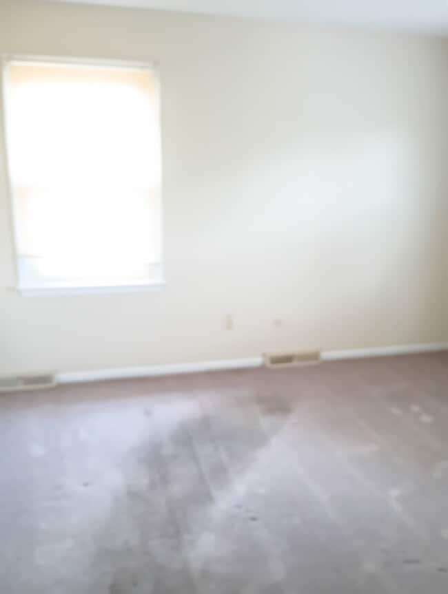 Photo - 3392 Colwyn Rd Unit Upper