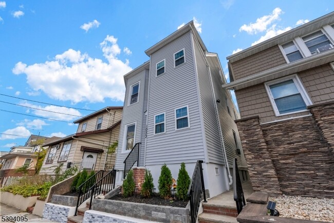 Photo - 1033 E 23rd St Unidad 2